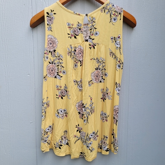 Maurices Yellow Floral Crochet Top Size Small - Picture 2 of 6